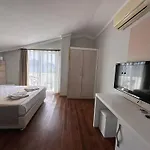 Gold Butik Hotel *